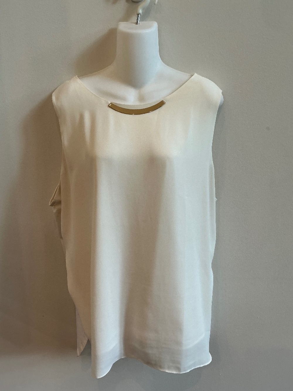 XL silky, lined shell in a soft white